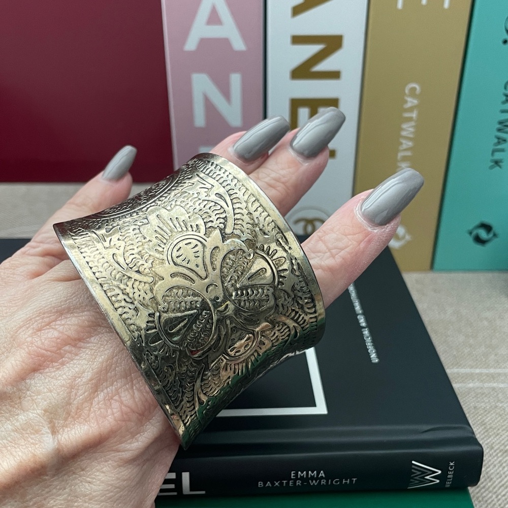 Intricately Designed Silver Decorative Cuff Brace… - image 5